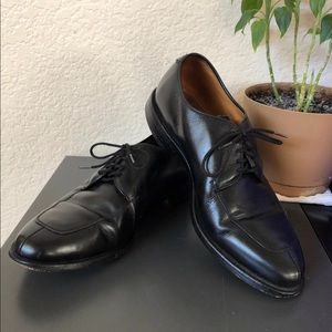 Allen Edmonds split toe Oxford shoes